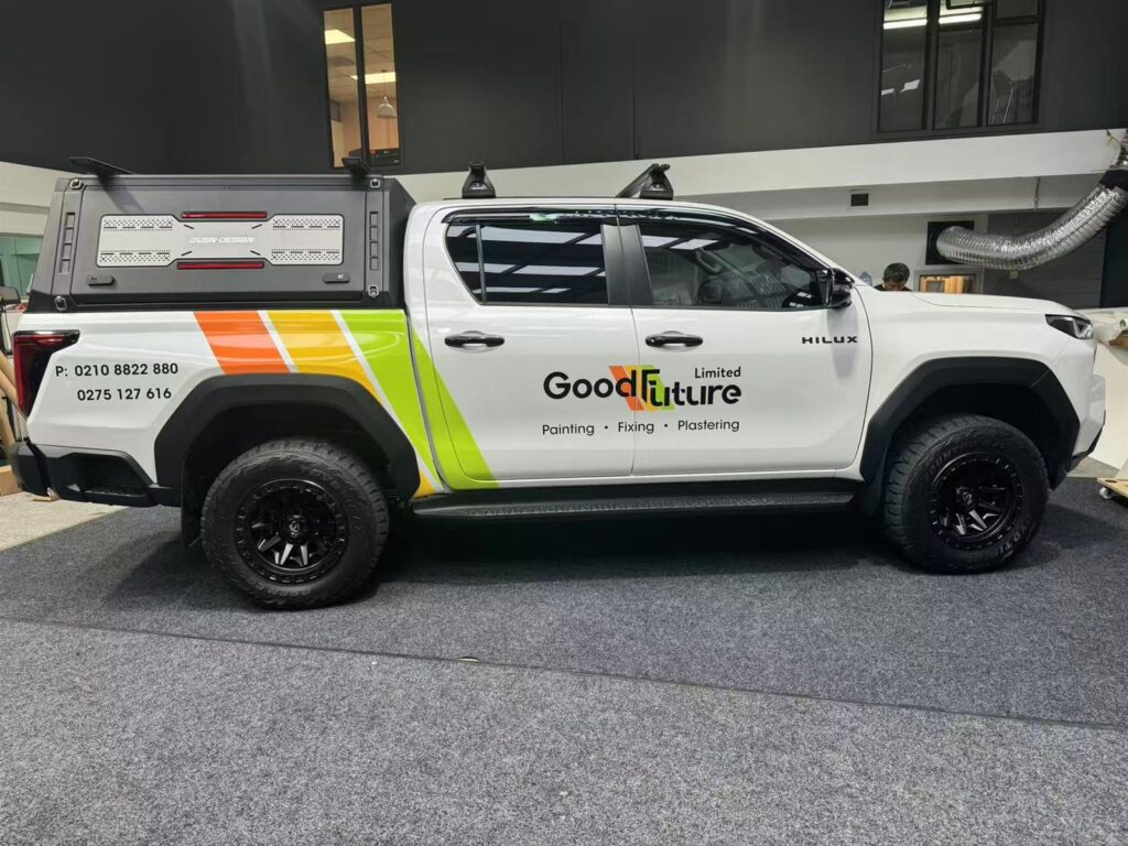 Ute with cut and printed vehicle graphics by Signmate